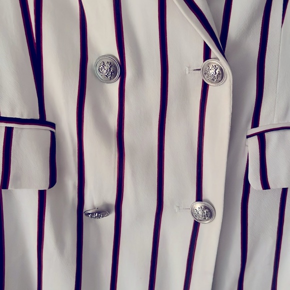Forever 21 Contemporary White & Navy Blue Striped Double- Breasted Casual Blazer - Picture 4 of 13